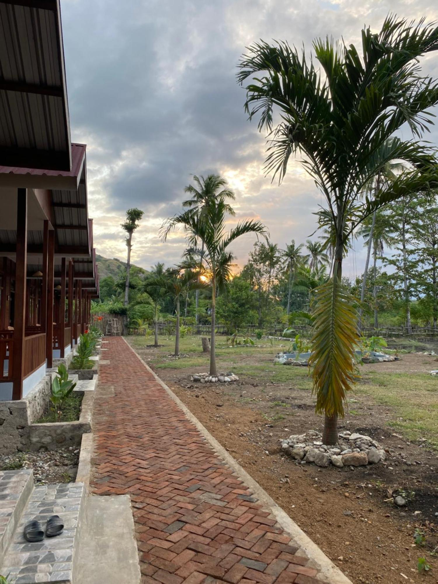 Nuna Bungalows Riung Buitenkant foto