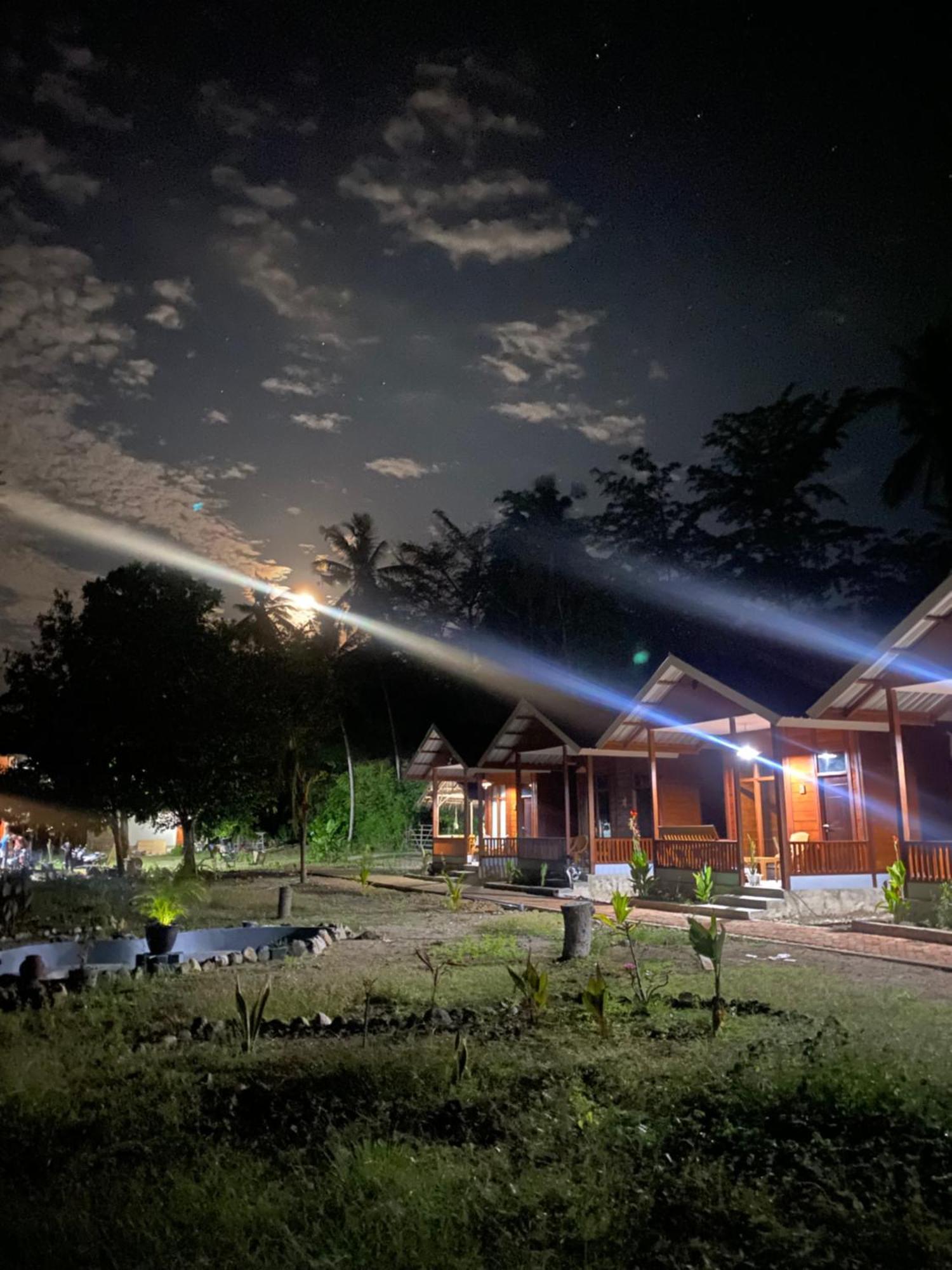 Nuna Bungalows Riung Buitenkant foto
